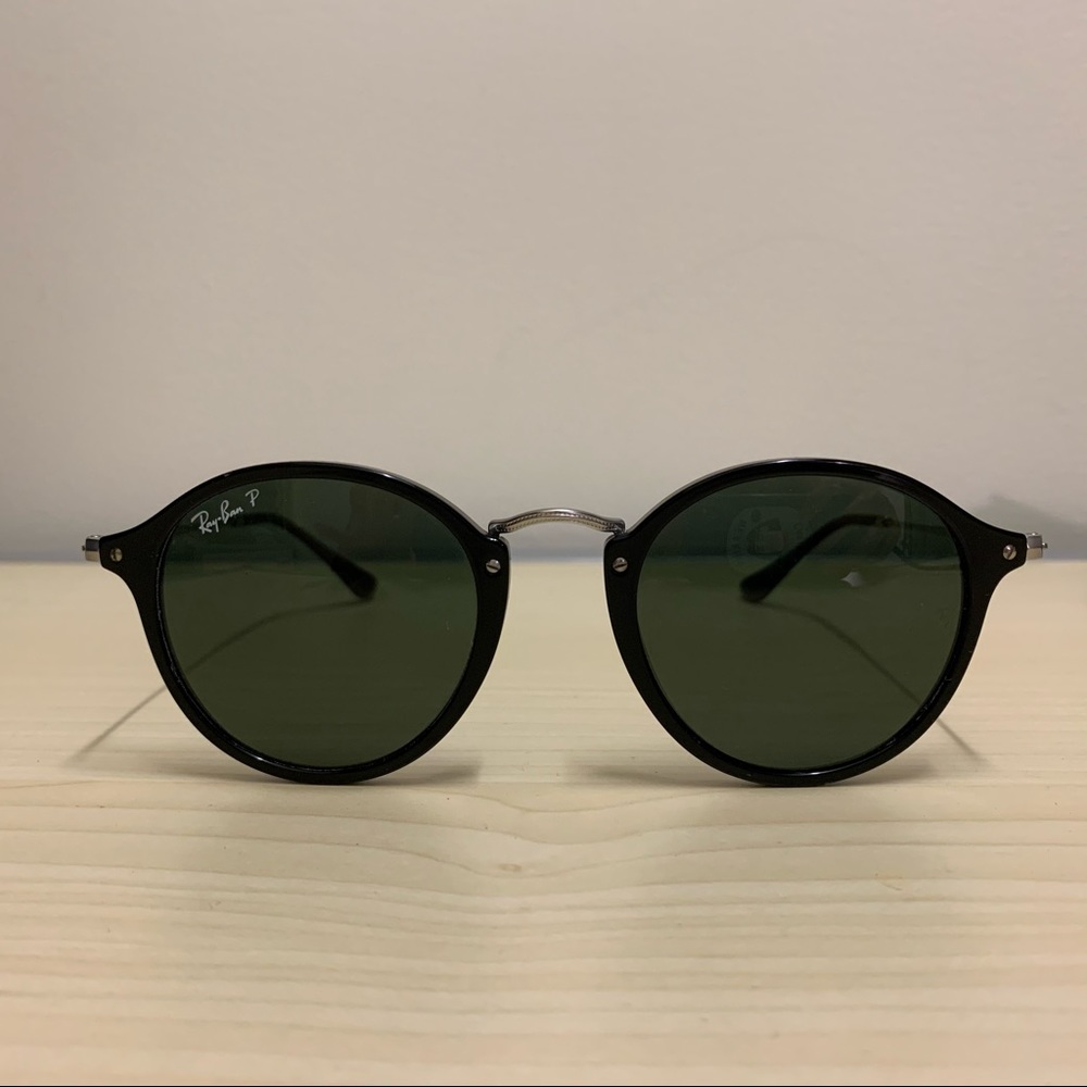 Ray-Ban Black Round Fleck Sunglasses